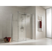 Badezimmer mit ebenerdiger Dusche, Handtuchheizkörper und Fliesen