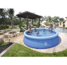 Familie im aufblasbaren Avenli Pool im Garten.