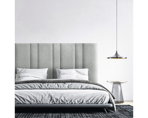 Wandkissen Kingston hellgrau Gewebte-Optik 30 x 90 cm Schlafzimmer mit Bett, Nachttisch und Pendelleuchte