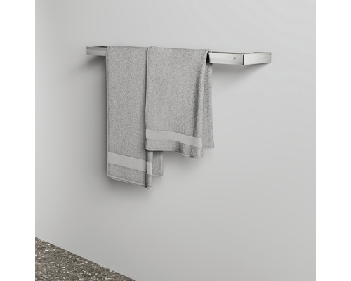 Handtuchhalter aus Metall mit zwei Handtüchern