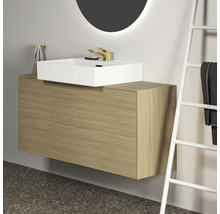 Modernes Badezimmer mit Waschtischunterschrank, Aufsatzwaschbecken und Handtuchleiter