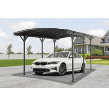 Auto unter einem Carport aus Metall