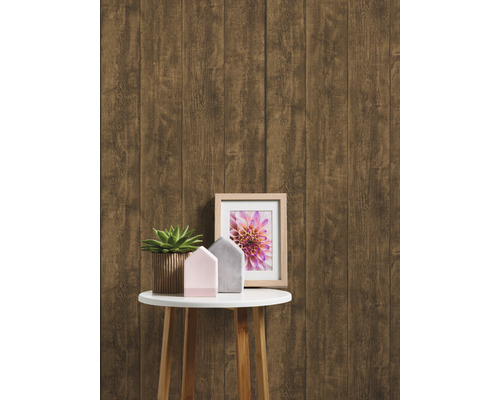 Dekorative Holzpaneel Tapete mit Tisch und Dekoration