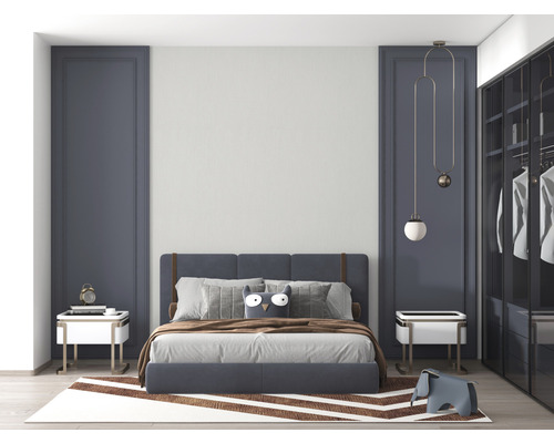 Schlafzimmer mit Bett, Nachttischen und Kleiderschrank