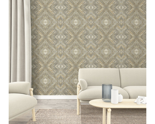 Wohnzimmer mit gemusterter Vliestapete in Holzoptik