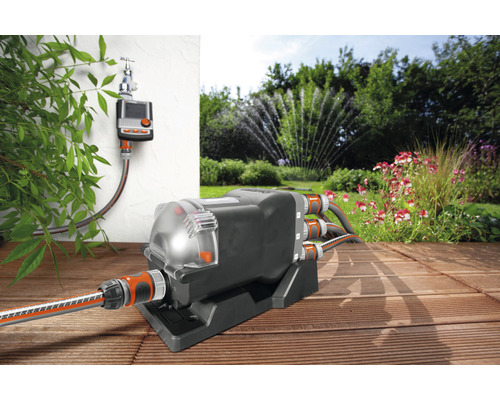 Gartenbewässerungssystem mit digitaler Steuerung und mehreren Anschlüssen für Gartenschläuche