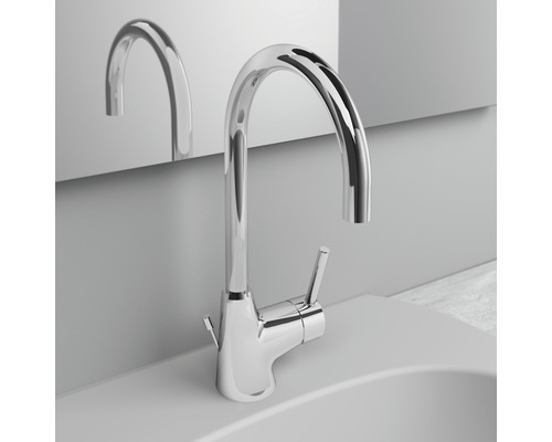 Verchromter Waschtischmischer mit hohem Auslauf und Einhebelmischer