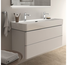 Waschtisch mit zwei Schubladen, Aufsatzwaschbecken und zwei Armaturen im Badezimmer