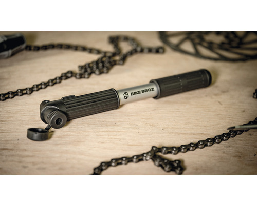Bike Broz Fahrradpumpe mit Fahrradkette und Werkzeug