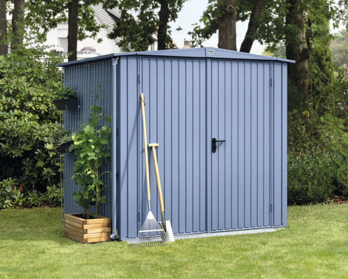 Gerätehaus Hörmann EcoStar Premiumline Trend-S Typ 2 RAL5014 Doppeltür 258,8 x 247,7 cm blau Gartenschuppen aus Metall mit Gartengeräten im Garten