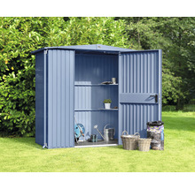 Gartenschrank aus Metall mit geöffneten Türen und Regalen zur Aufbewahrung von Gartengeräten
