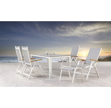 Gartengarnitur mit Esstisch, Klappstühlen und Hocker für den Außenbereich