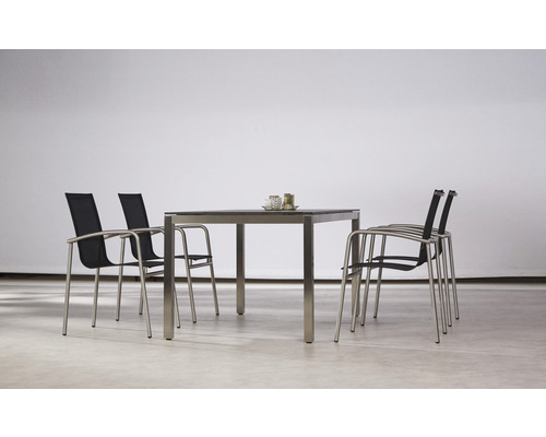 Essgruppe mit Tisch und stapelbaren Stühlen für den Außenbereich