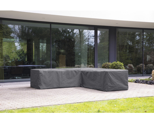 Abgedeckte Gartenlounge auf einer Terrasse