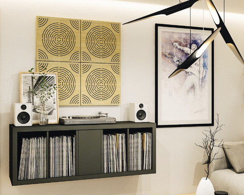 Wohnzimmer-Interieur mit Schallplattenregal, Lautsprechern und Akustikpaneelen