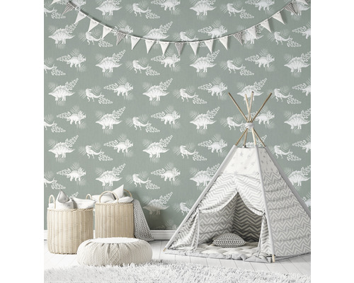 Kinderzimmer mit Dinosauriertapete, Spielzelt, Körben und Pouf