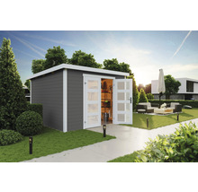 Modernes Gartenhaus mit Doppeltür und Glaseinsätzen im Garten