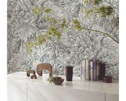 Dekorative Tapete mit Pflanzenmuster im Wohnzimmer