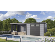 Gartenhaus mit überdachter Terrasse und Pool im Garten