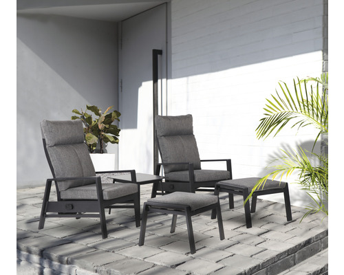 Gartenmöbelset mit zwei Sesseln, zwei Hockern und einem Tisch für den Außenbereich