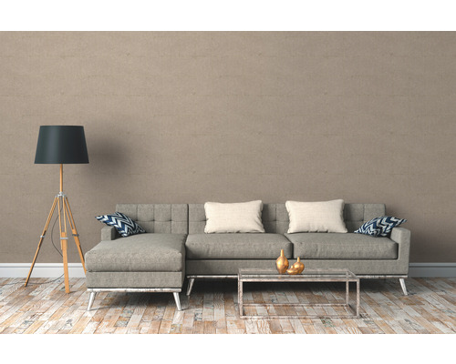 Wohnzimmer mit grauem Sofa, Stehlampe und Couchtisch