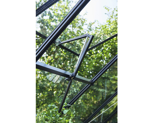 Detailansicht eines Gewächshauses mit Öffnungsmechanismus