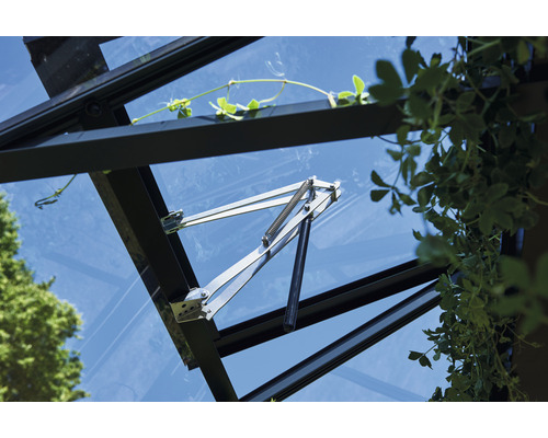 Detailaufnahme von Gewächshausfenster mit automatischer Fensteröffnung