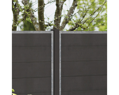 Gartenzaun mit Zaunpfosten