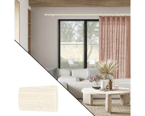 Wohnzimmer mit Vorhangstange und hölzernem Endstück