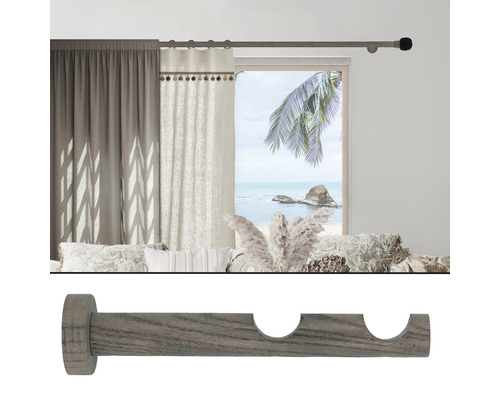 Gardinenstange mit Vorhang und hölzerner Doppelhalterung