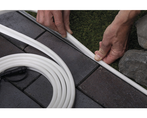 Installation einer flexiblen Lichtleiste im Außenbereich