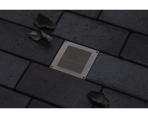 Bodeneinbaustrahler mit Abdeckung in Pflastersteinen
