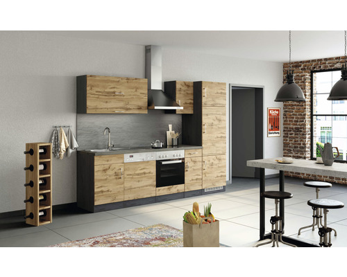 Moderne Küche mit Holzoptik, Spüle, Herd, Dunstabzugshaube und Weinflaschenregal für die Kücheneinrichtung