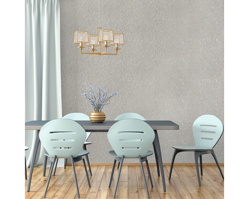 Esszimmer mit Esstisch, Stühlen und Pendelleuchte