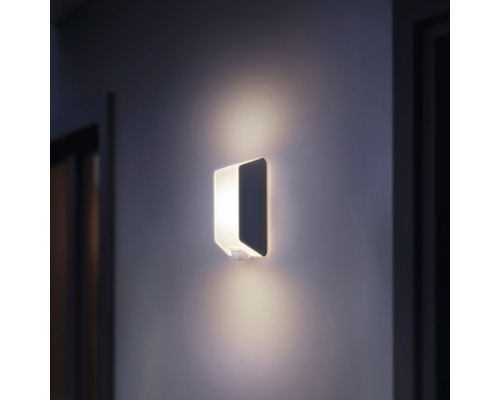 Beleuchtete, rechteckige Wandleuchte mit Bewegungsmelder