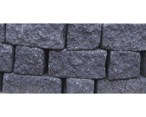 Mauer aus Betonsteinen