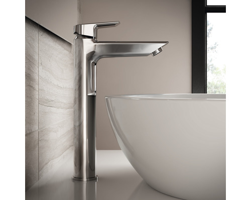 Moderner Waschtisch mit Einhebelmischer und Aufsatzwaschbecken