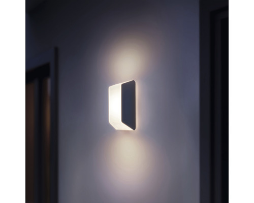 Leuchtende LED Wandleuchte für den Außenbereich