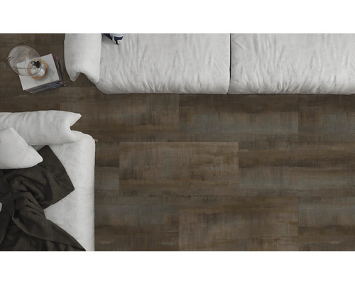 Ansicht von oben auf einen Raum mit Bodenbelag in Holzoptik und einem Bett