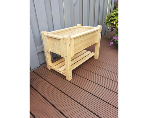 Hochbeet aus Holz mit Ablagefläche