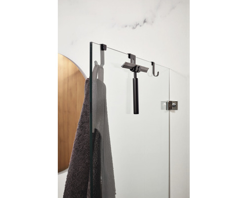 Duschkabine mit Glasabzieher, Handtuch und Haken