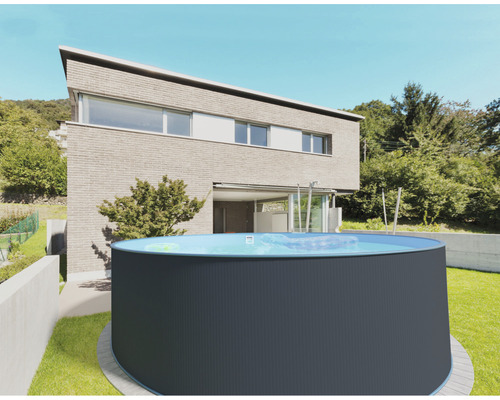 Rundpool im Garten vor einem Wohnhaus