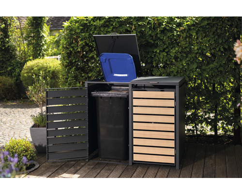 Mülltonnenbox mit Holzelementen im Garten