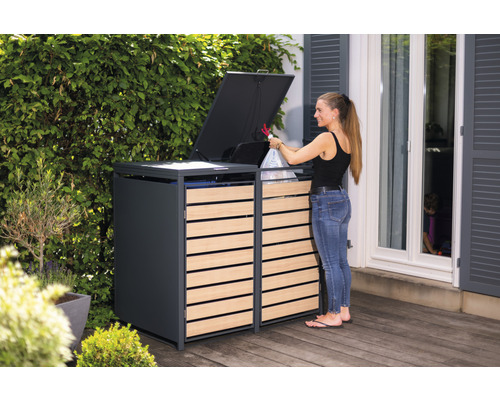 Mülltonnenbox für zwei Mülltonnen mit Holzverkleidung und öffnendem Deckel