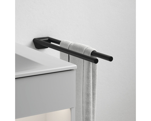 Doppelter Handtuchhalter zur Wandmontage mit Handtuch