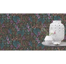 Tapete mit Blumenmuster auf dunklem Hintergrund