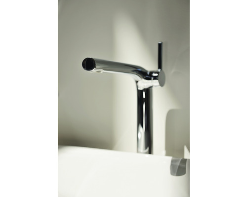 Waschtischarmatur aus Metall