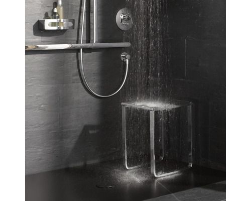 Dusche mit Duschhocker, Haltegriff und Ablage