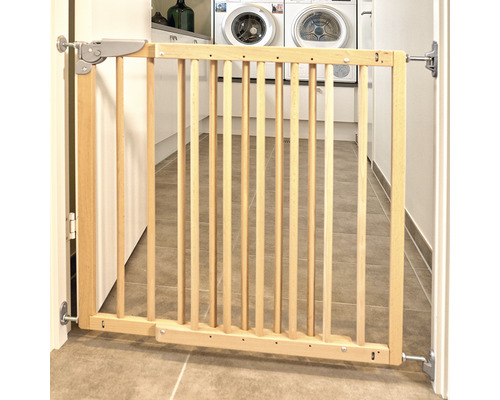 Montierte Holztür Schutzgitter für Kinder in Innenräumen.