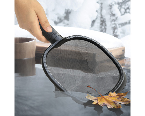 Poolkescher zum Entfernen von Blättern und Schmutz aus dem Wasser